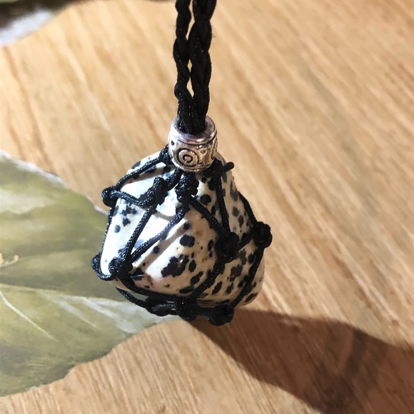 Dalmation jasper necklace handmade macrame pouch healing crystal necklace black - Picture 3 of 6